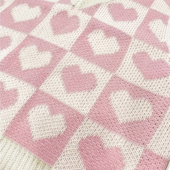 Valentine's Day Heart ❤️ Pattern Vest.🌹 - Picture 3 of 4